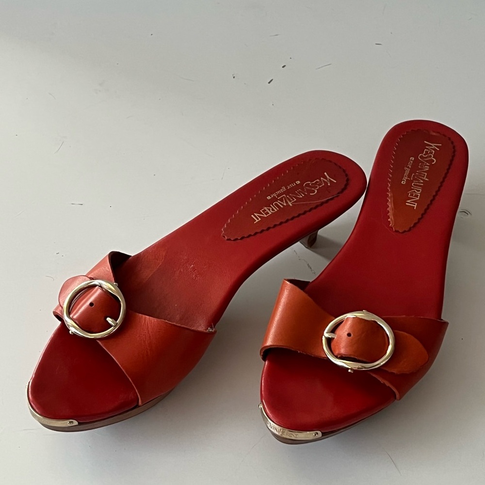 Vintage Yves Saint Laurent Orange Buckle Wooden Kitten Heels ✨✨